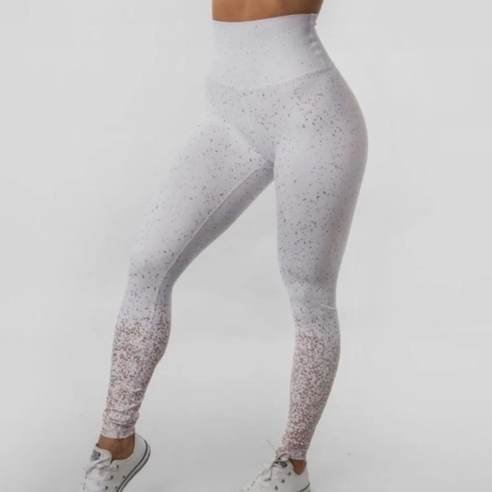 BuffBunny Rosé Leggings in Rose Gold